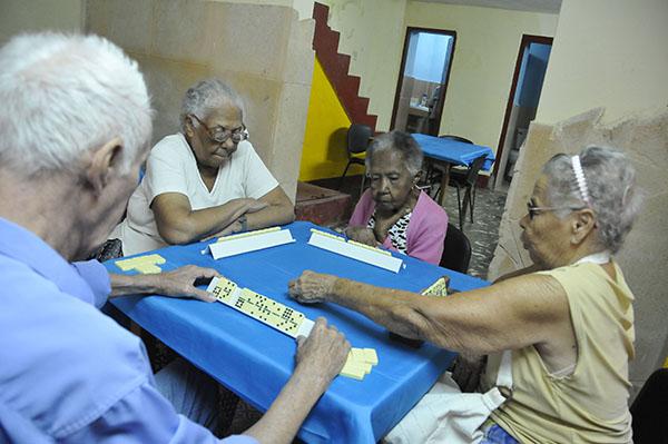 Les pensionnaires apprécient le choix et la variété des projets et des activités proposées, comme la lecture, les discussions, la télévision, la musique, la cuisine, les activités physiques et les jeux, entre autres.