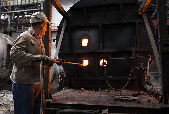 L’aciérie Antillana de Acero compte aussi une polyclinique et une salle des urgences, et le personnel est équipé de tout le matériel de protection nécessaire.