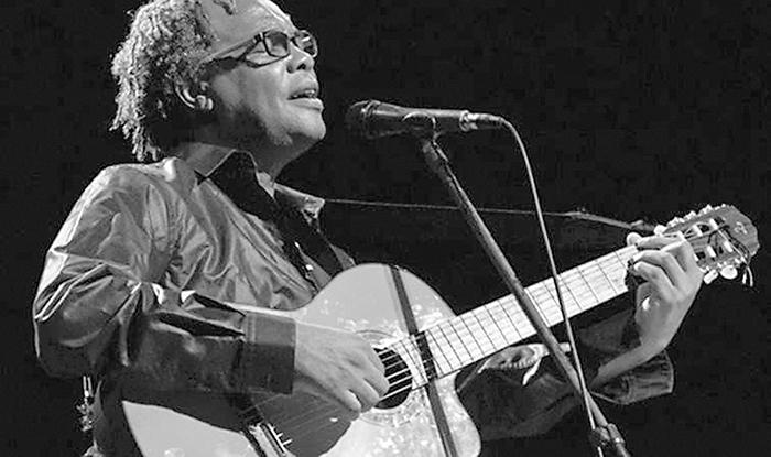 Gerardo Alfonso : « Je suis fier d'avoir composé une chanson qui est utile, particulièrement pour les jeunes et les mouvements révolutionnaires et de résistance dans le monde »