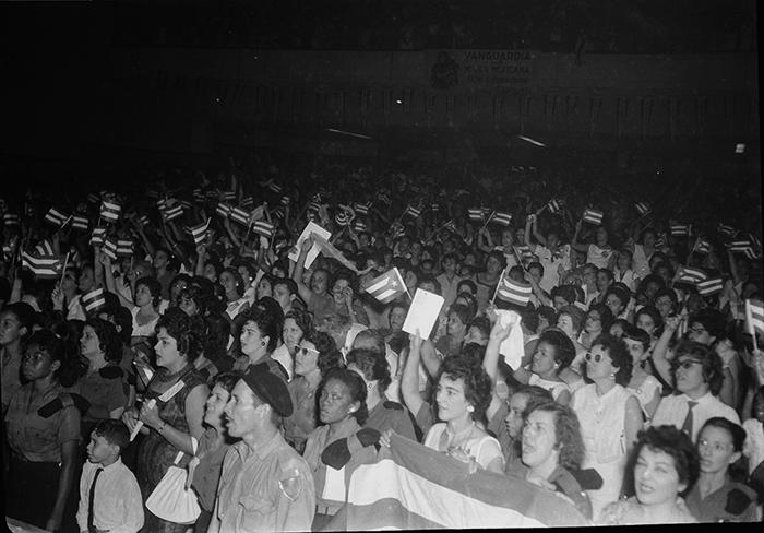 Cérémonie de constitution de la Fédération des femmes cubaines (FMC) au théâtre de la Centrale des travailleurs cubains.
