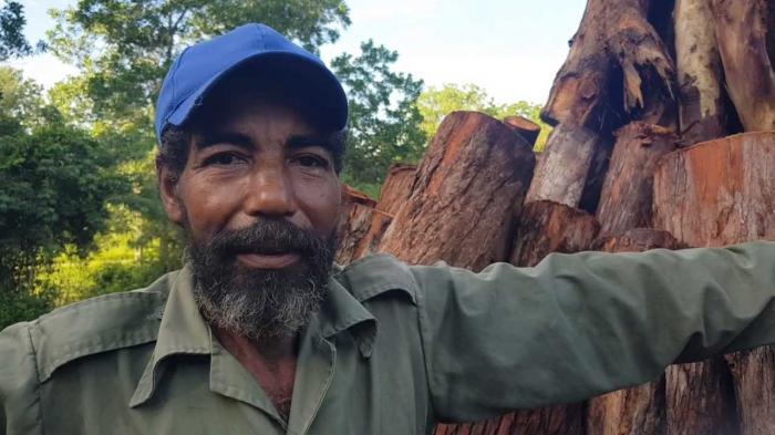 « Je ne suis pas riche, mais j'ai une famille qui m'aime et à qui je laisserai un jour mon exemple ». 