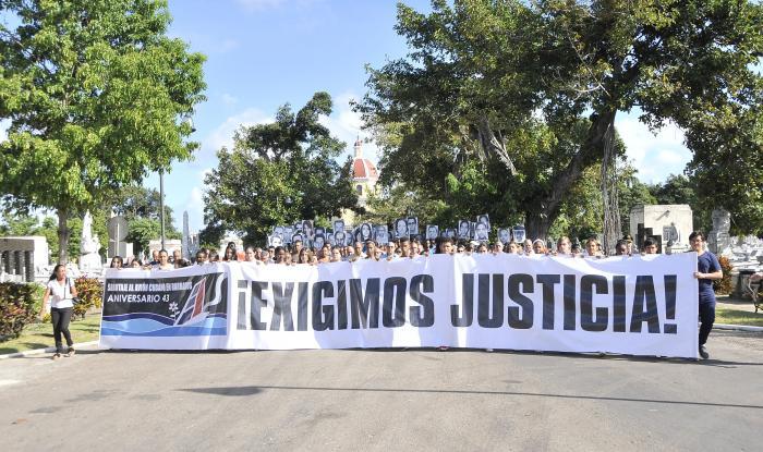 La politique terroriste des États-Unis a causé au peuple cubain 3 478 morts et 2 029 handicapés à vie. Tout le monde espère que justice sera rendue. 